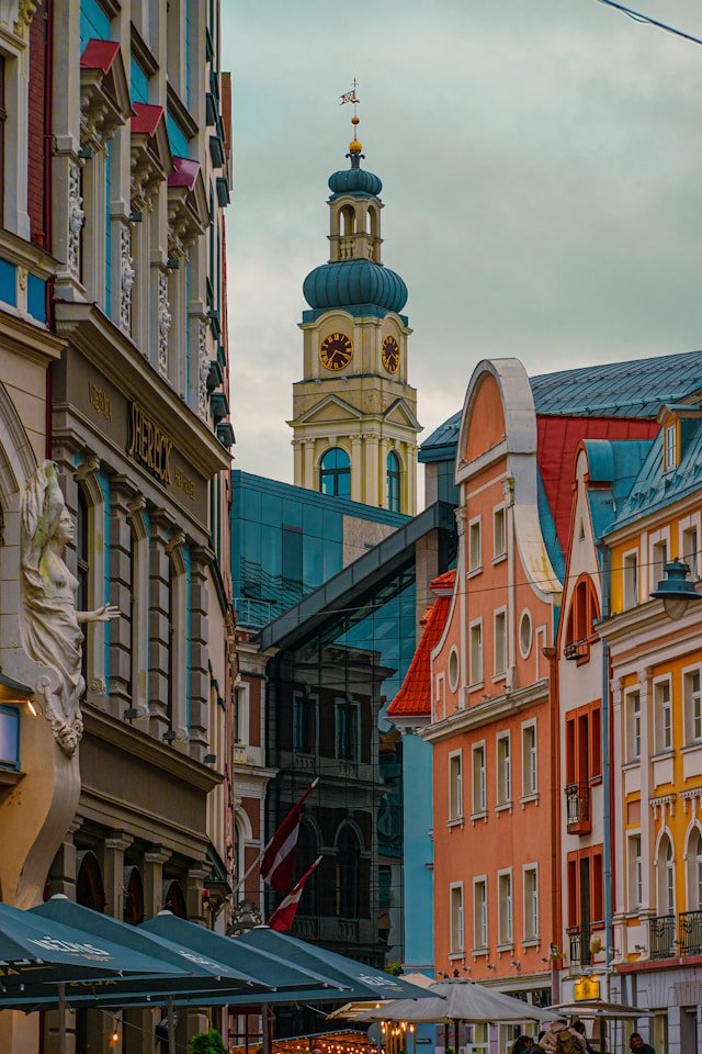 Car Shipping Baltics to Dubai