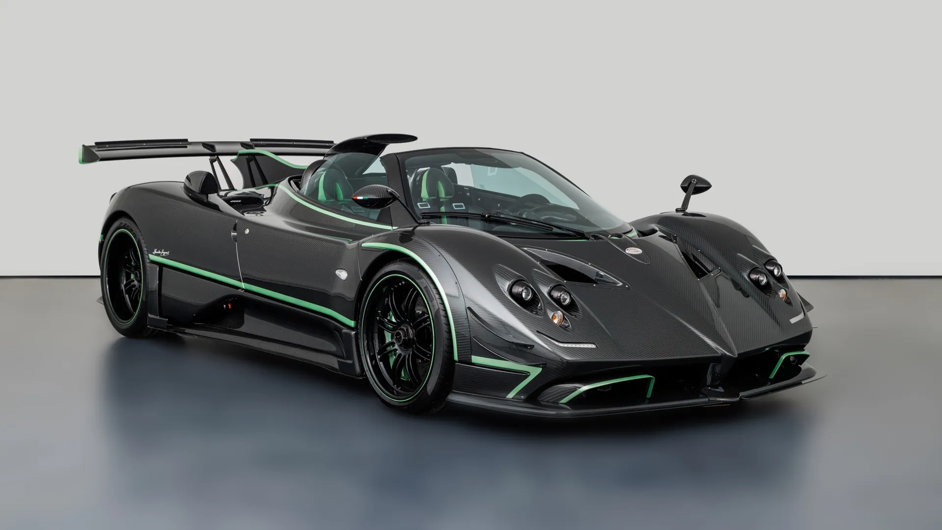 Pagani Car Shipping Dubai